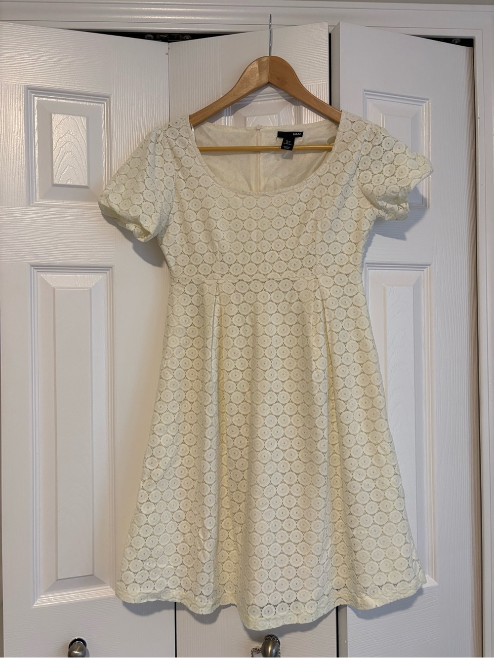 H&M Cream Eyelet Short-Sleeve Mini Dress